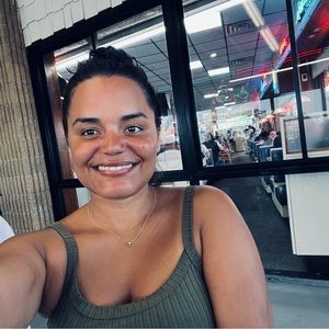 Meet your Posher, Massiel